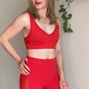 Red fabletics sports bra size small